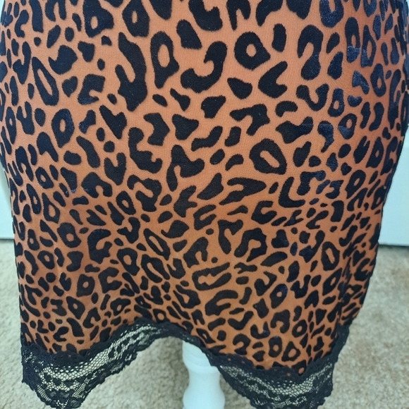 In Bloom Leopard Print In Crushed Velvet Sexy Nightie Size SP - Picture 3 of 15